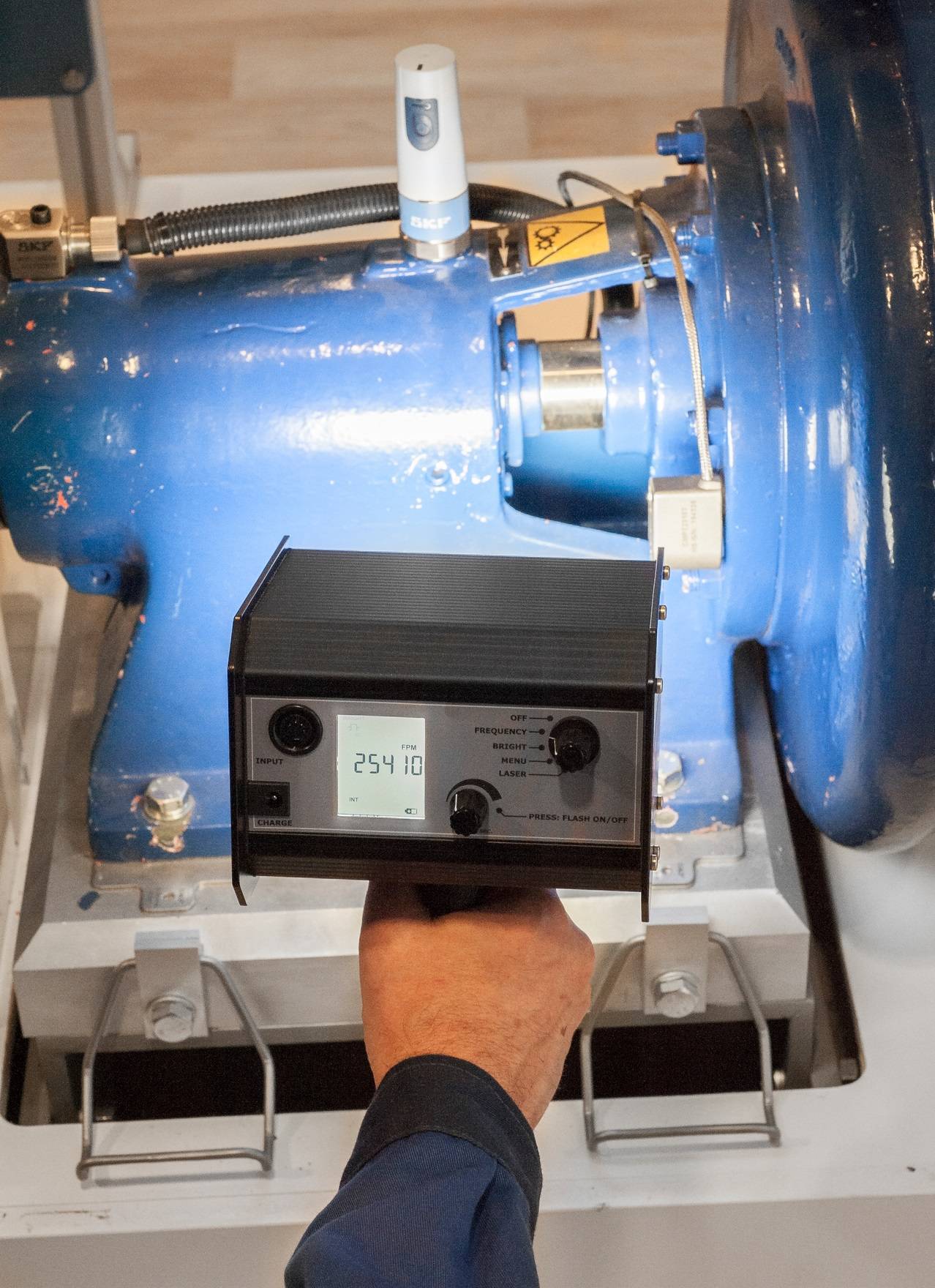 L’inspection visuelle des machines tournantes avec un stroboscope une